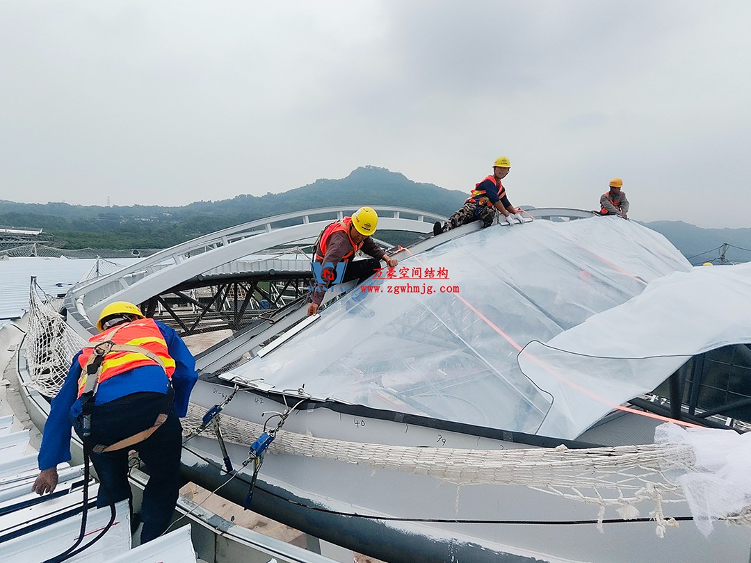 提檔提速，ETFE氣枕膜結構天窗正在火熱施工安裝中