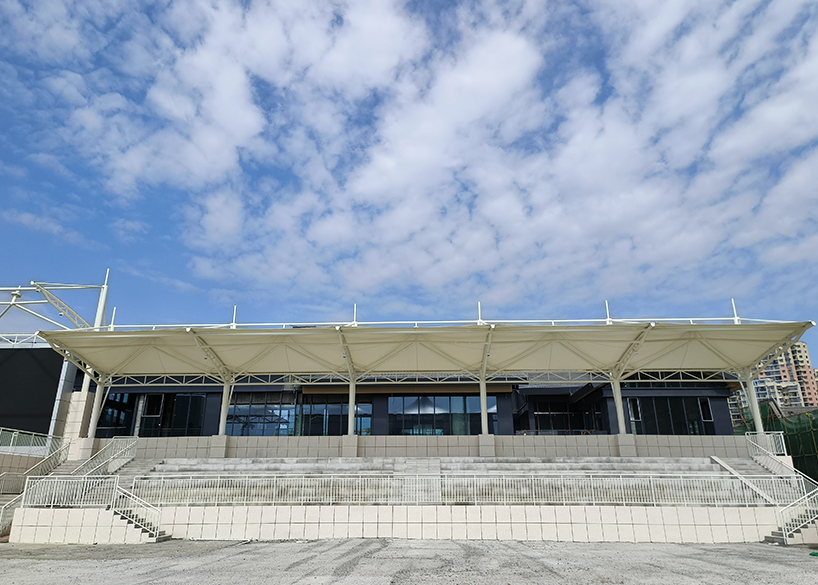 四川職業(yè)技術學院鋰電科技學院建設項目看臺PTFE膜結構